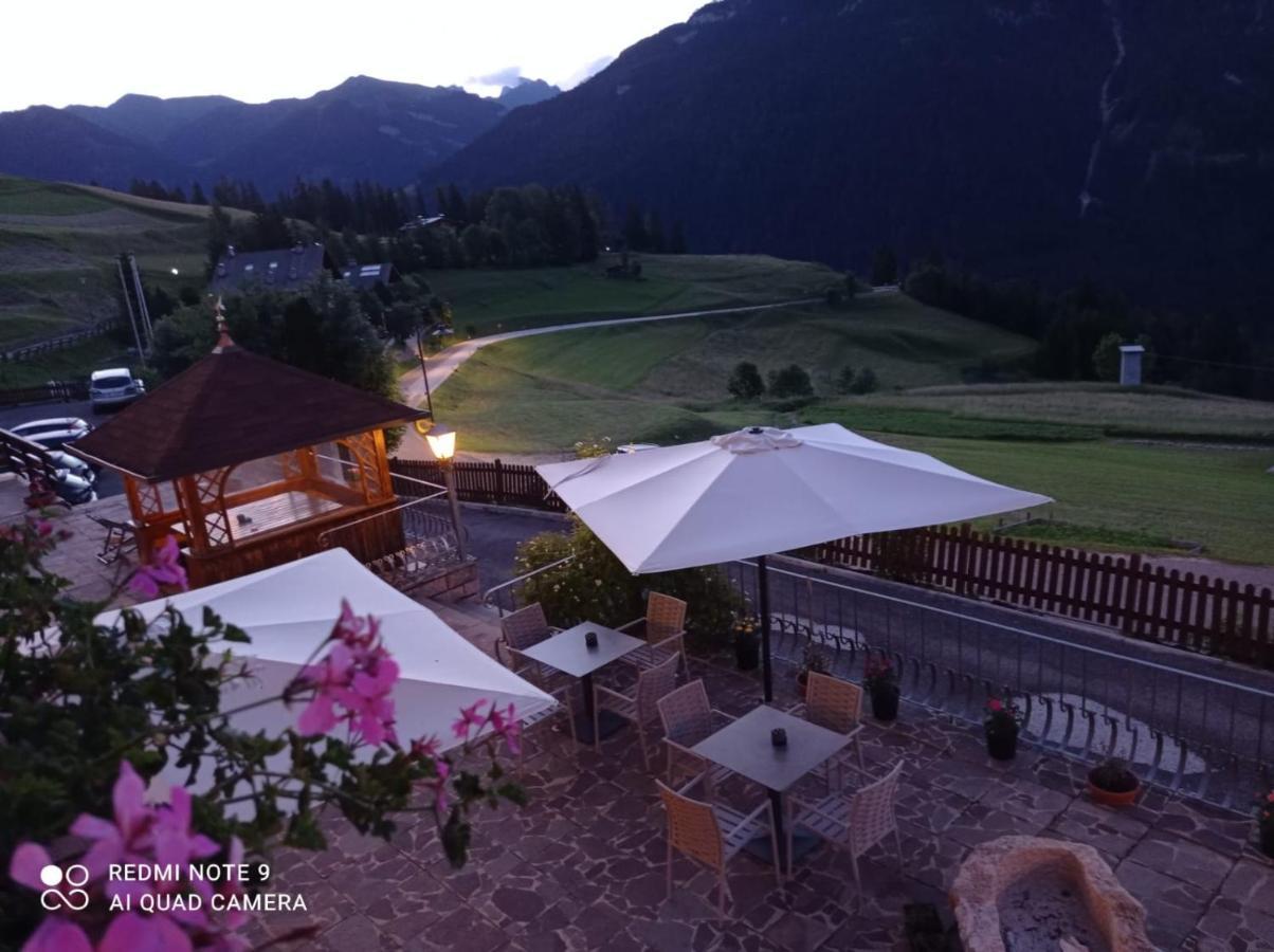 Hotel Millefiori Vigo di Fassa Bagian luar foto