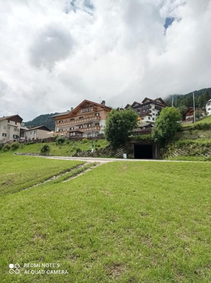 Hotel Millefiori Vigo di Fassa Bagian luar foto